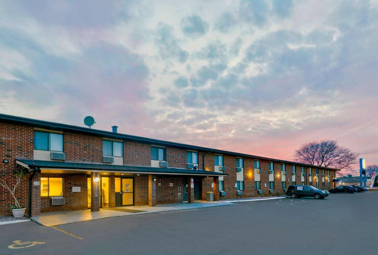 Motel 6-Oak Creek, Wi Екстер'єр фото