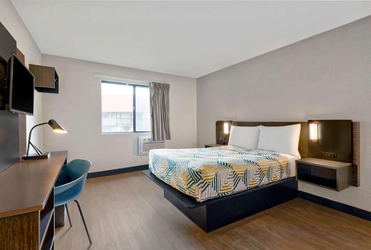 Motel 6-Oak Creek, Wi Екстер'єр фото