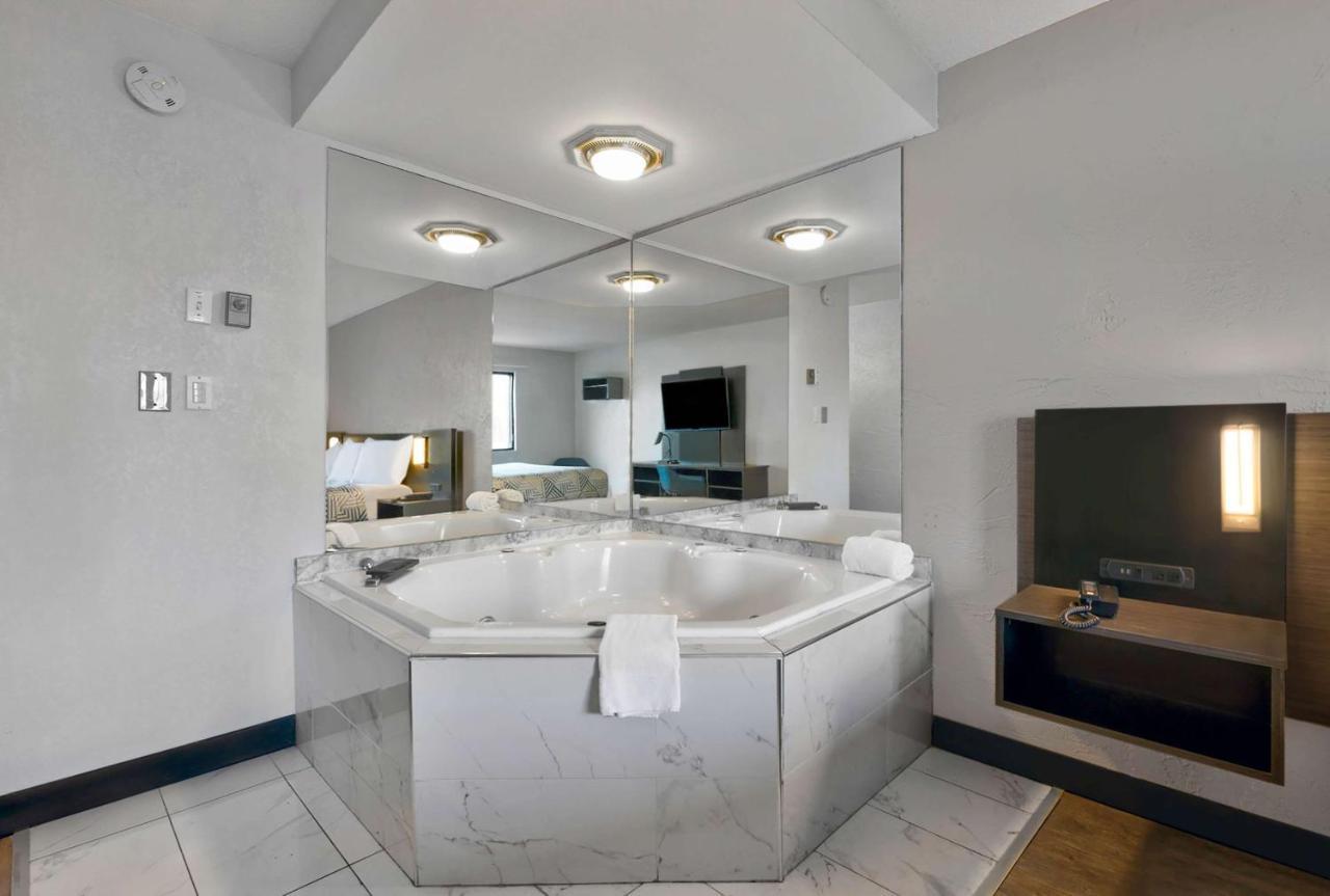 Motel 6-Oak Creek, Wi Екстер'єр фото